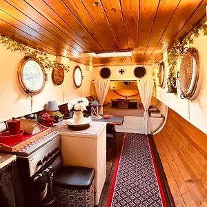Tres Jolie Peniche A Louer Bateau-hôtel