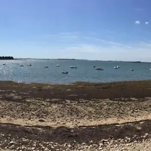 Meuble Sur L'ile De Tascon A 300 M De La Hébergement de vacances